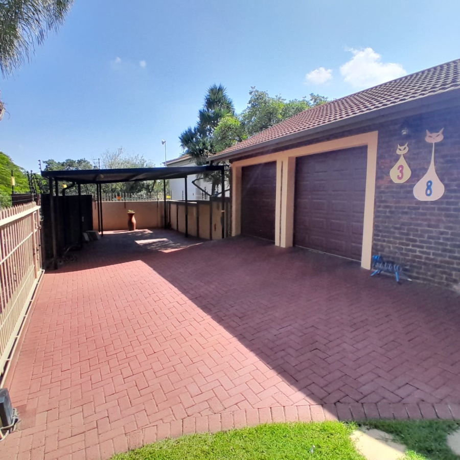 3 Bedroom Property for Sale in Safari Gardens North West